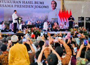 Ribuan Petani Bahagia Gema Perhutanan Sosial Pastikan Berdiri dan Bersatu Di Belakang Presiden Jokowi