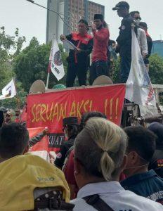 RATUSAN JURNALIS GERUDUG KEMENDAGRI, TUNTUT KEADILAN BAGI JURNALIS KARAWANG