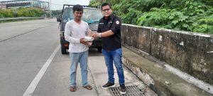 Giat Rutin Jumat Berkah FWJI Korwil Jakarta Barat Bagikan Makanan Siap Saji Di Tiga Lokasi