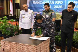 Wadan Lantamal XII Hadiri Acara Konsultasi Publik Rancangan RPD Tahun 2024-2026 dan Ranwal RKPD Tahun 2024 Provinsi Kalbar