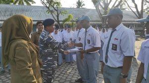 Tanamkan Disiplin dan Tumbuhkan Patriotisme, Paspotmar TNI AL Lanal TBA Pimpin Upacara di SMAN 3 Tanjungbalai