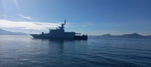 Unsur TNI AL KRI Cakalang-852 Hadir Di Laut Sibolga – Barus Amankan Kunjungan Kerja Wakil Presiden RI