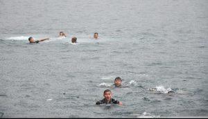 Asah Kemampuan Prajurit, Lanal Sabang Gelar Latihan Renang Laut