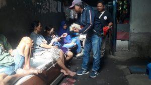 Selain Berbagi Makanan FWJ Indonesia Korwil Jakbar Beri Bantuan 2 Kipas Angin Baling Baling Besar Untuk Mushola