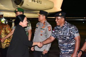 Komandan Lantamal XII Bersama Forkopimda Kalbar Sambut Kedatangan Ketua DPR RI di Lanud Supadio