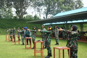 Asah Naluri Tempur, Prajurit Lanal Bandung Laksanakan Latihan Menembak Triwulan I