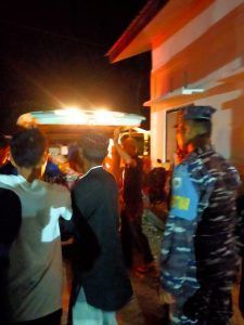 Gerak Cepat, Babinpotmar Pos TNI AL Labuhan Bajau Laksanakan SAR dan Evakuasi Korban Tenggelam Di Perairan Pantai Labuhan Jaya Simeulue