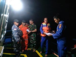 POS TNI AL Bengkalis Laksanakan SAR Laka Laut di Perairan Selat Padang Bengkalis