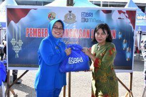 Sambut Hari Raya Idul Fitri 1 Syawal 1444 H, Lanal Sibolga Laksanakan Bazar Sembako Murah