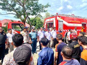 Gerak Cepat, Tim Tanggap Bencana Lanal Simeulue Aksi Padamkan Kebakaran di Simeulue
