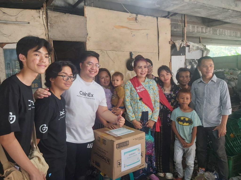 Bunda Milenial dan CoinEx Charity menyambangi Smart School untuk kepedulian anak bangsa
