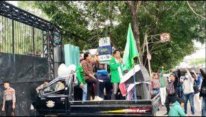 Aliansi Mahasiswa Wija to Luwu Gerudug PT. ANTAM dan DPRD Sulsel