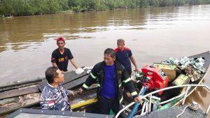 KLM Jaya Mulia Sakti Terbakar, Kapal Patroli Lebang Pos TNI AL Bengkalis dan Babinpotmar Tanjung Buton Bantu Evakuasi dan  Pengamanan