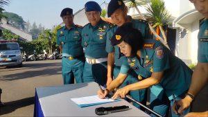 Komandan Lanal Bandung Laksanakan Pengarahan dan Penandatangan Pakta Integritas Penerimaan Calon Prajurit TNI AL Tahun 2023