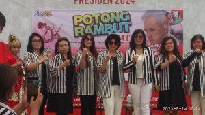 Acara potong rambut Gratis dan lomba lagu Kebangsaan di Rumah Aspirasi Relawan Ganjar Pranowo