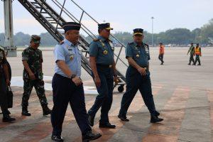 Komandan Lantamal I Sambut Kedatangan Presiden RI dan Panglima TNI Dalam Rangka Kunjungan Kerja di Provinsi Sumatera Utara