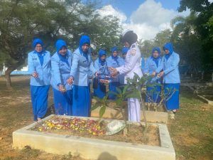 Dalam Rangka HUT Jalasenastri Ke 77 Tahun 2023, Cabang 5 Korcab IV DJA I Lanal Bintan Laksanakan Zarah di TMP Dwikora