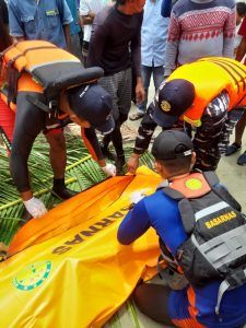 Gerak Cepat, Tim SAR Lanal Simeulue Evakuasi Korban Kecelakaan Laut di Perairan Meunafa