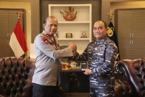 Perkuat Soliditas TNI-Polri, Danlanal Banjarmasin Berkunjung Ke Polda Kalteng dan Korem 102/Panju Panjung