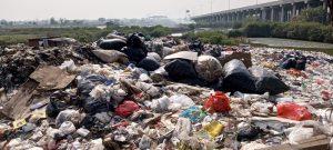 Sampah di lahan Pemda BKT Marunda Sangat Meresahkan Masyarakat