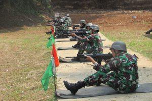 Tingkatkan Profesionalisme, Prajurit Lanal Bandung Gelar Latihan Menembak dan Renang Militer Pada Uji Trampil Glagaspur P1 dan P2