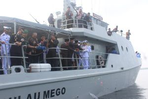 Mengenang Jasa Pahlawan Yang Gugur di Laut, Lanal Bengkulu Gelar Tabur Bunga di Laut