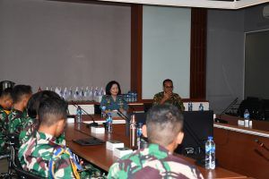 Komandan Lanal Bandung Wakili Gubernur AAL Buka Lattek Senjata Elektronika Taruna AAL Korps Elektronika Angkatan 69 di PT. LEN