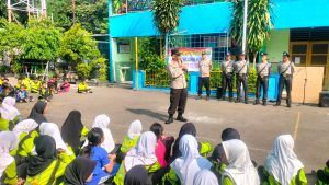 Cegah Aksi Bullying di Sekolah, Polsek Johar Baru Berikan Sosialisasi
