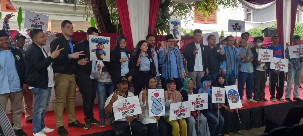 RELAWAN UMKM DEKLARASIKAN DUKUNG CAPRES 02