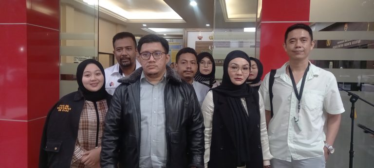 Jenny Laporkan Ezar Terkait Penipuan Cek Kosong Ke Polres Jaksel