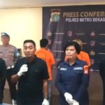 Satreskrim Polres Metro Bekasi Kota gelar Ungkap Kasus SPBU Jual BBM Pertalite Bercampur Air dan Tetapkan 3 Tersangka Tindak Pidana Penyalagunaan Niaga BBM Bersubsidi