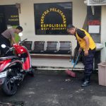 Aksi Bersih-Bersih Polsek Bekasi Selatan, Komitmen Melayani Masyarakat