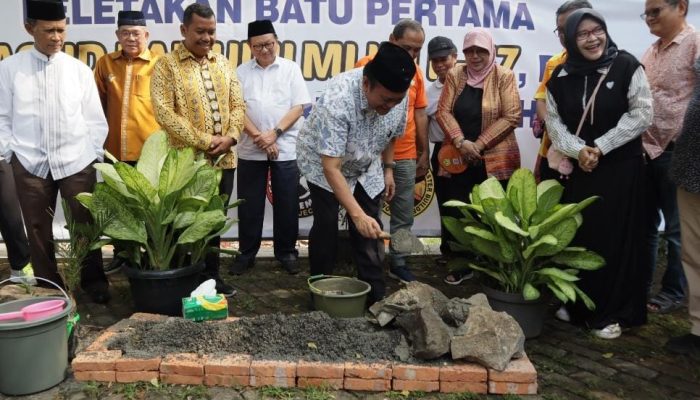 Kampus IBI – K57 Gelar Pemotongan Hewan Qurban, Peletakan Batu Pertama Pembangunan Masjid dan Syukuran Pembukaan Progran Studi Magister Management (S2).