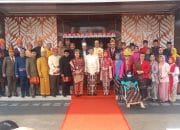 Mengenakan Pakaian Adat, Pengadilan Tinggi Jakarta Gelar Upacara Peringatan HUT RI Ke-79