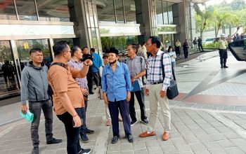 Adeng Abdul Kohar SH, MH Pimpin Sidang Pengecekan Lahan Sengketa Antara Tabrani Vs PT. Greenwood Sejahtera dan Apartemen Batavia