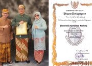 Di Hari Jadi Ke-79 Provinsi Jabar, Kang DS Menerima Penghargaan Kategori Terbaik Pelayanan Data Kemiskinan Se-Provinsi Jawa Barat di Gedung Sate