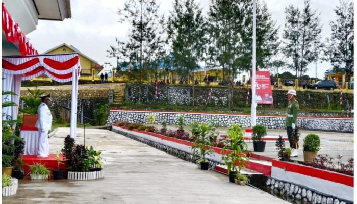 Pj. Bupati Elimelek Edowai.S.Sos Memimpin Upacara Hari Ulang Tahun Republik Indonesia Ke-79 Di Wilayah Kabupaten Deiyai Provinsi Papua Tengah