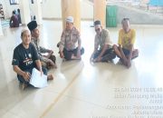 Kapolsubsektor Mangga Dua Shalat Dzuhur Berjamaah, Sampaikan Himbauan Cooling System Pilkada Damai
