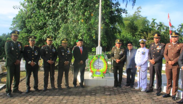 Peringati Hari Pahlawan, Korem 012/TU Gelar Upacara Ziarah Nasional di TMP Rundeng