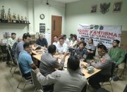 Ngopi Kamtibmas Polsek Kelapa Gading Jalin Sinergi Polisi dan Warga di Pos Satkamling RW 01 Kel.Kelurahan Kelapa Gading Timur