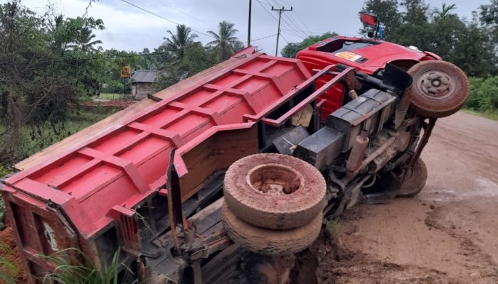 PT MCM Diduga Langgar Aturan dan Rusak Jalan, APH serta Kepala Desa Diam Membisu