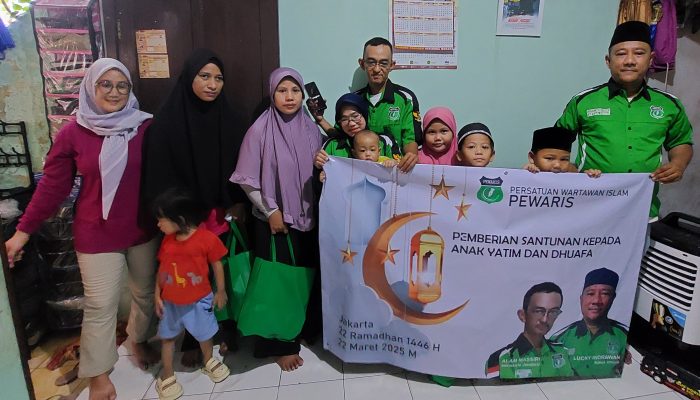 Sisir Gang-gang Jakarta, DPP PEWARIS Bagikan Santunan Kepada Anak Yatim dan Dhuafa