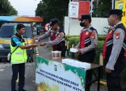 Awal Ramadhan 1446H, Polresta Bandara Soetta Bagi-bagi Takjil di Area Kargo