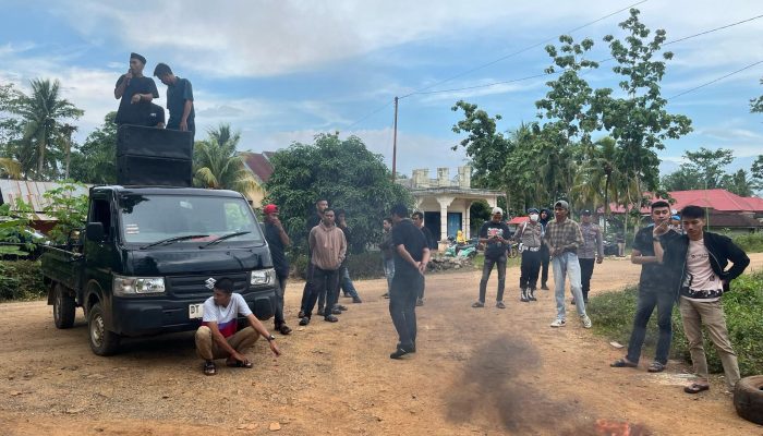 Warga Kecamatan Puriala Murka! PT. MCM Dituding Merusak Jalan dan Membahayakan Nyawa