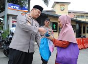 Kapolres Gelar Baksos Berbagi Sembako untuk Masyarakat