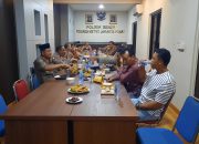 Hangatnya Kebersamaan: Kapolres Metro Jakarta Pusat dan Tokoh Agama Berbuka Puasa di Polsek Senen
