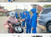 Jalasenastri Lanal Bintan Bagikan Takjil Kepada Masyarakat