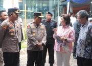 *Kapolda Metro Jaya Tinjau Pengamanan Paskah di Gereja Katedral Jakarta