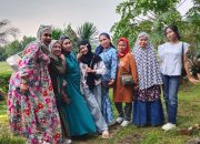 Menikmati Suasana lebaran  Wartawati Sarah bersama keluarga  ketaman FATHAN Jawa Barat Bogor