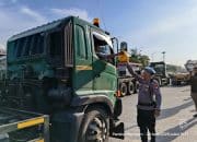 Polres Pelabuhan Tanjung Priok memberikan sembako ke sopir